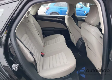 2018 Ford Fusion Hybrid S z USA, uszkodzony, nr VIN 3FA6P0UU5JR254460